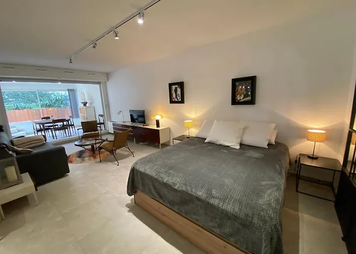 Spacieux Renove Avec Terrasse Et Parking Prive - Fr-1-374-99 Апартаменты