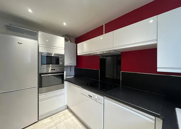 Spacieux Renove Avec Terrasse Et Parking Prive - Fr-1-374-99 Апартаменты